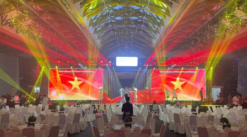 Cho thuê màn hình LED & nhà bạt sự kiện trọn gói – Hoàng Sa Việt Event