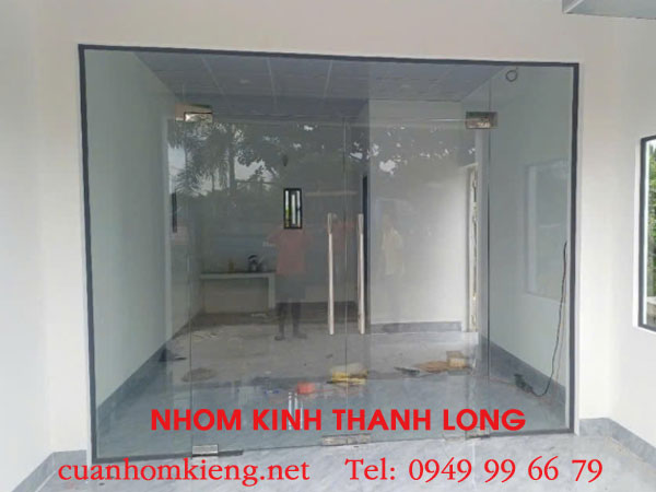 Giá sửa cửa kính Tphcm 2025 “đáng tiền” – kỹ thuật chuẩn, thay đúng bệnh, không vẽ vời 5 giá sửa cửa kính