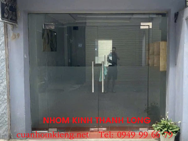 Giá sửa cửa kính Tphcm 2025 “đáng tiền” – kỹ thuật chuẩn, thay đúng bệnh, không vẽ vời 3 giá sửa cửa kính