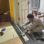 Dịch vụ sửa cửa kính cường lực TpHCM tại nhà giá rẻ: Tiết kiệm 25% chi phí lấy ngay