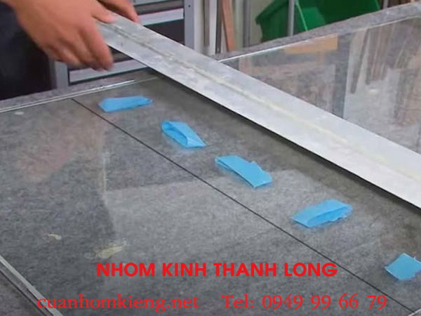 5 Lý do bạn nên chọn cắt kính cường lực Thủ Đức theo yêu cầu tại Thành Long 3 cat-kinh-cuong-luc-thu-duc